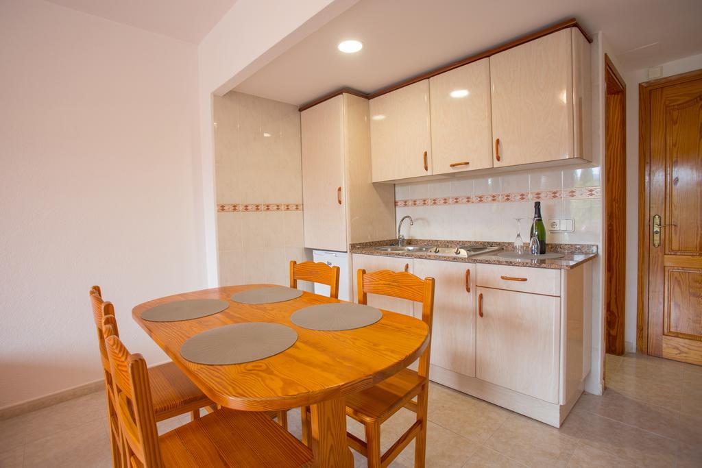 Sant Antoni de Portmany Apartamentos Zodiac מראה חיצוני תמונה