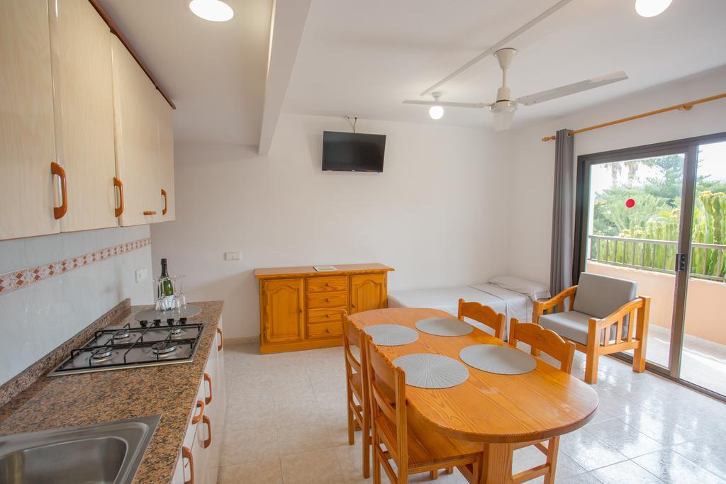 Sant Antoni de Portmany Apartamentos Zodiac מראה חיצוני תמונה